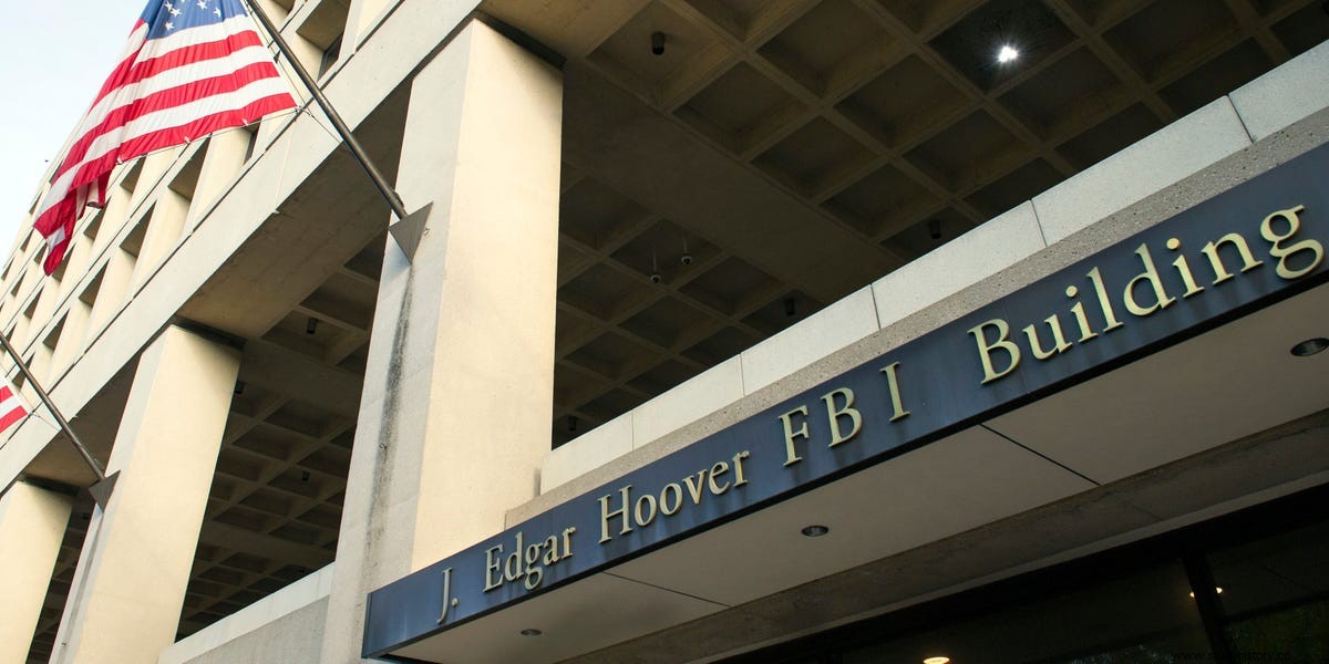 FBIの歴史的発展と注目すべき事件を探る 