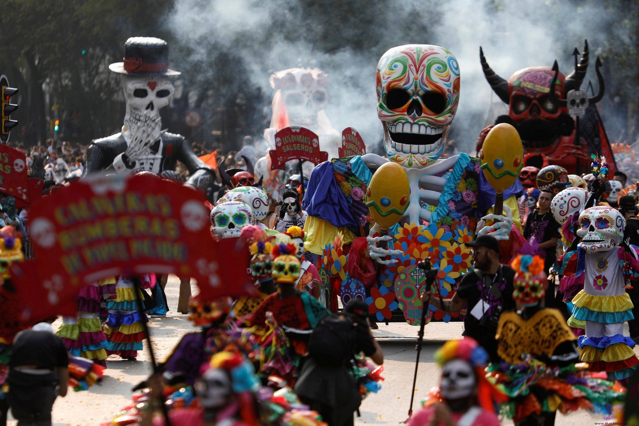 Festivales coloridos en vivo y maravillosos en el mundo. 