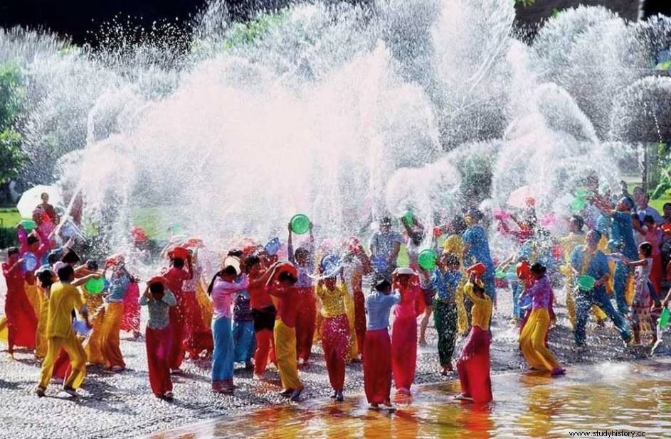 Festivales coloridos en vivo y maravillosos en el mundo. 