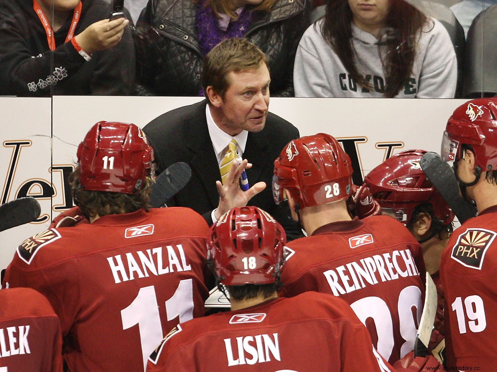 Wayne Gretzky:La historia de la leyenda canadiense del hockey sobre hielo. 