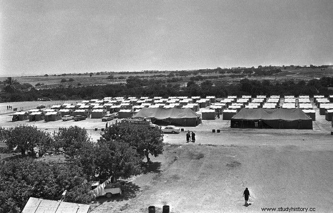 20 июля 1974 г.:Темные дни турецкого вторжения через три свидетельства. 