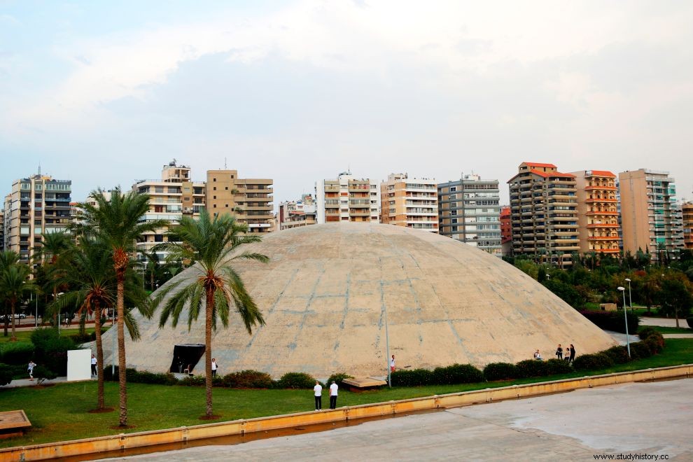 Oskar Niemeyer, un arquitecto visionario. Vivió hasta los 105 años y creó edificios asombrosos. 