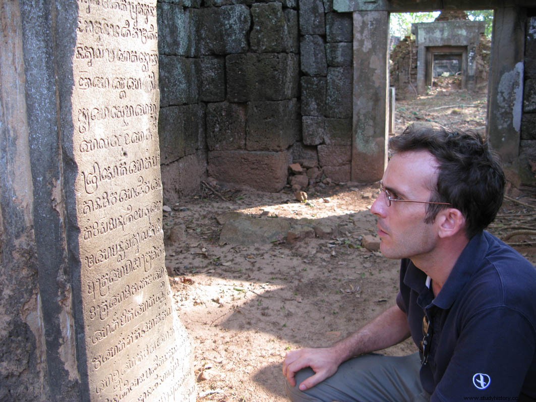 CAMBOYA. Una mirada retrospectiva al saqueo de la ciudad real de Koh Ker, cerca de Angkor 