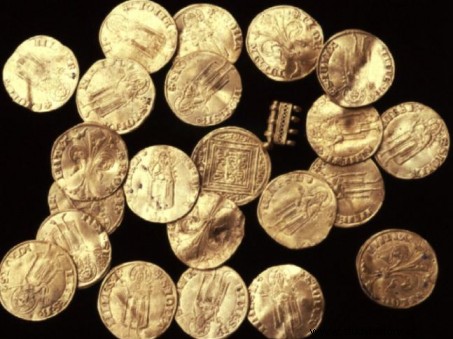 Cruzadas:tesoro de monedas de oro del siglo XIII encontradas en un naufragio que data de la caída de Acre 