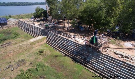 En Camboya, Francia restaura un templo del siglo XI situado en medio de las aguas 