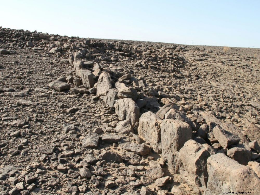 Misteriosas estructuras de piedra en el desierto saudí 