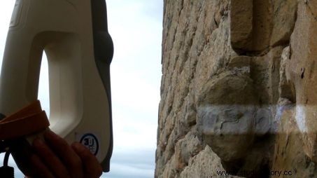 En el castillo de Puivert, un instrumento musical redescubierto 