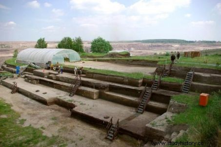 Con 300.000 años, el arma arrojadiza más antigua reaparece del pasado 