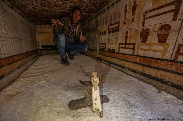 Egipto:desenterradas cinco tumbas faraónicas junto a una pirámide en Saqqara 