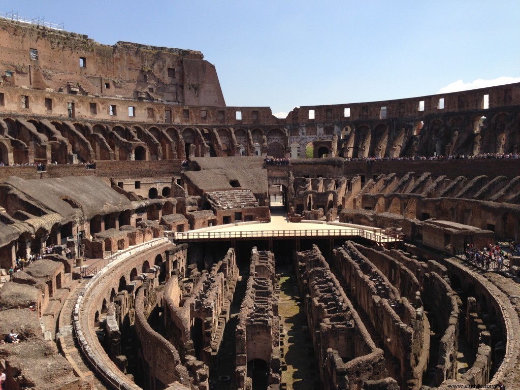 ¿Qué arquitecto construyó el Coliseo? 