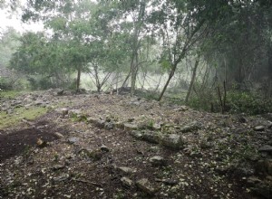 Excavando la ciudad maya de Xbaatun:entre el pasado y el presente 