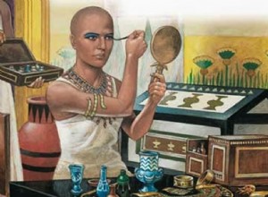 What would we find in the vanity case of an Ancient Egyptian woman? 