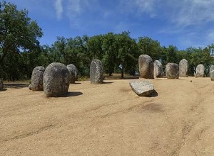 Кромлех-де-лос-Альмендрос, крупнейший мегалитический памятник на Пиренейском полуострове. 