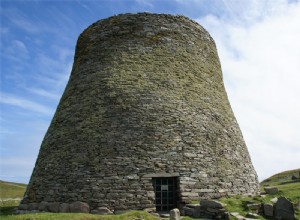 바이킹 전설에서 두 번 언급된 선사 시대 탑인 무사의 브로크(Broch of Mousa) 