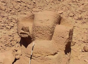 Encuentran una esfinge con cabeza de carnero y un taller de hace 3.000 años en Egipto 