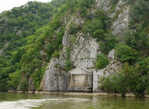 Табула Траяна, надпись Траяна на Железных воротах, видимая только с воды. 