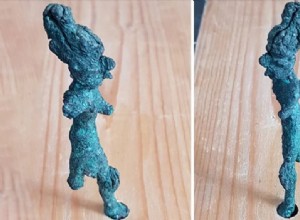 Raras figuras del dios cananeo Baal y un becerro de bronce encontrados en Israel 