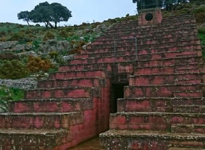 네안데르탈인은 세계에서 가장 오래된 것으로 간주되는 쿠에바 데 아르달레스(Cueva de Ardales)에서 그림을 그렸습니다. 