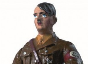 juguetes nazis. Estas figuras de Hitler fueron regaladas a niños alemanes. 