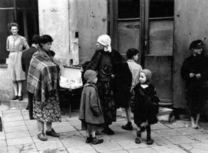 Abortos, abortos espontáneos y partos en la calle. ¿Cómo era la vida de las mujeres en los guetos judíos? 