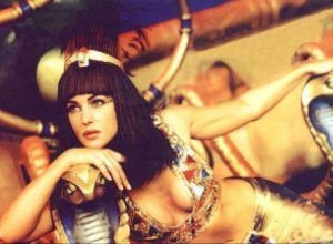  ¡Por Osiris, te mostraré cómo muere la reina!  - no sabías sobre el suicidio de Cleopatra 