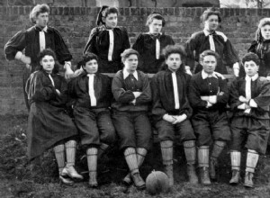 Historia del fútbol femenino en el Reino Unido y renacimiento moderno 