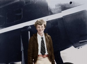 아멜리아 에어하트(Amelia Earhart)의 이야기와 그녀의 실종에 관한 이론 