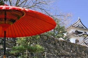 [Hikone Castle] The Ii family s castle that survived the crisis of the Meiji era and World War II! 