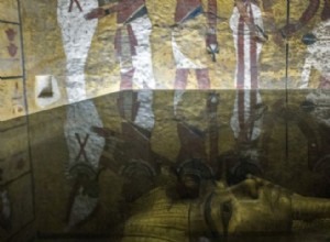 EGIPTO. Tutankamón-Nefertiti:¿una tumba con doble fondo? 