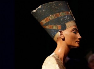 EGIPTO. ¿Tras la pista de Nefertiti? 