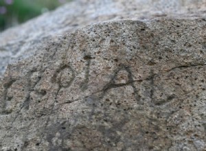 The city of Plougastel offers 2000 euros to whoever deciphers a mysterious inscription engraved on a rock 