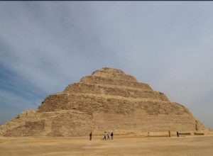 Zoser, la pirámide más antigua de Egipto, reabre al público 