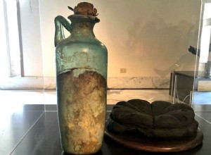 La botella de aceite de oliva más antigua del mundo identificada en el Museo Arqueológico de Nápoles 