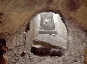 Pompeii, with the technique of casts discovered two intact bodies in the suburban villa of Civita Giuliana 