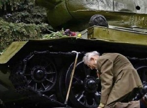 The man and the  iron  brother... Pilgrimage of the veteran in Tank 