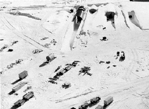 Project Iceworm:The Secret Missile Base on the Ice of Greenland (vid.) 